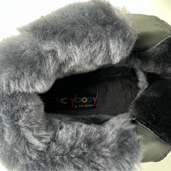 Black Ankle Boots with Fur Lining - Picture 9 of 11